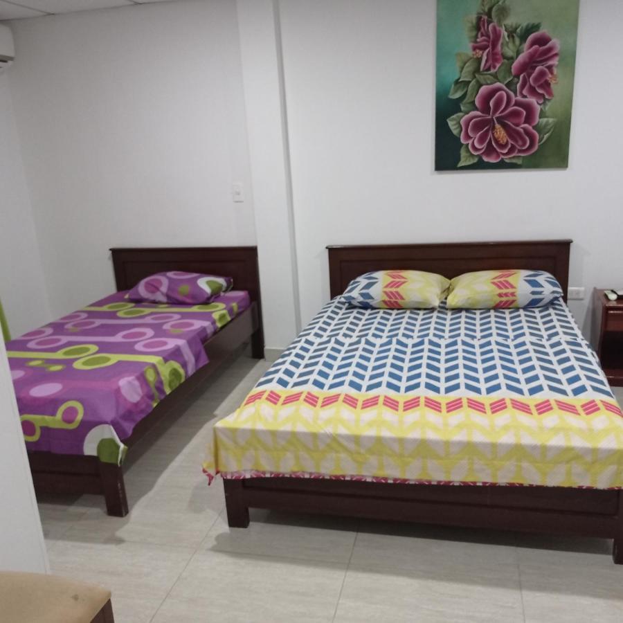 Hotel Acuarius Кукута Экстерьер фото